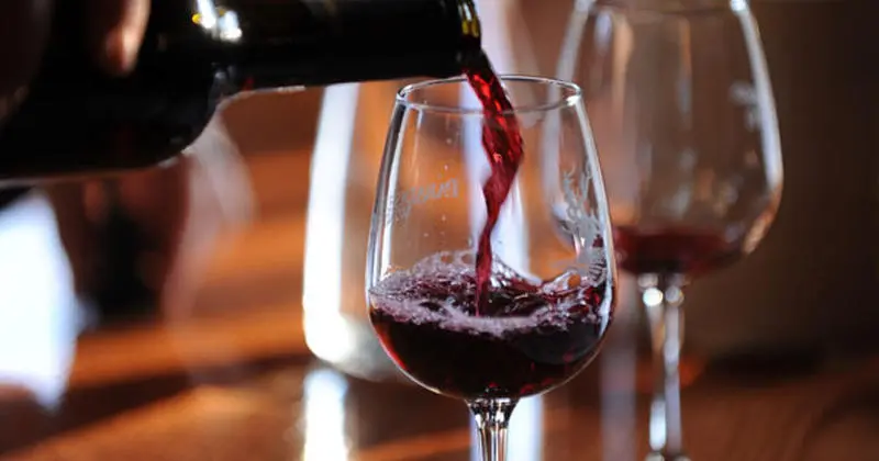 Le vin rouge is one of the main French symbols